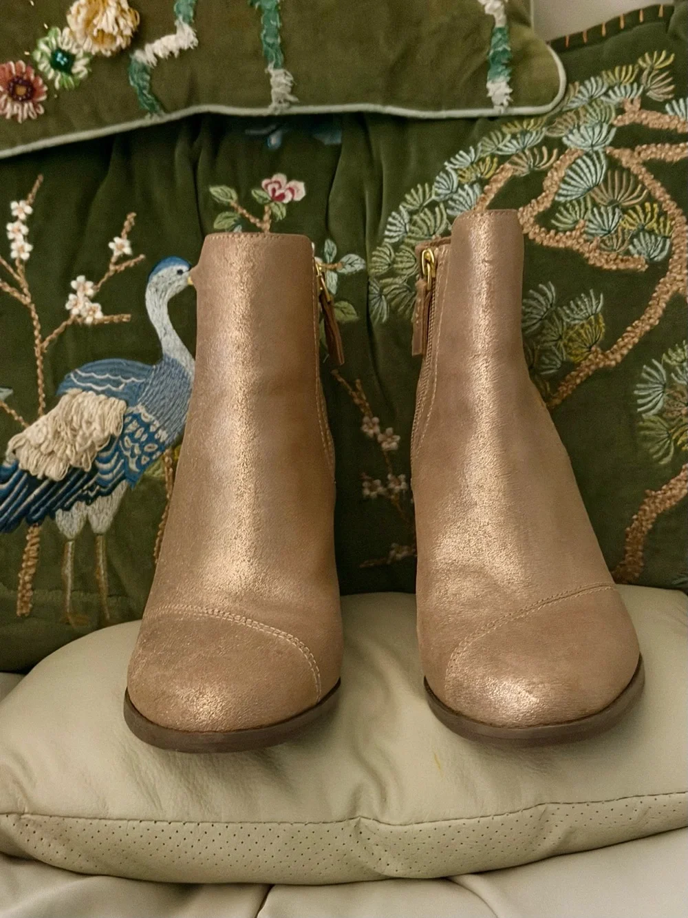 TOMS Sadie Fashion Casual Boots – Bronze Metallic Wedge Ankle Boots - Size 8